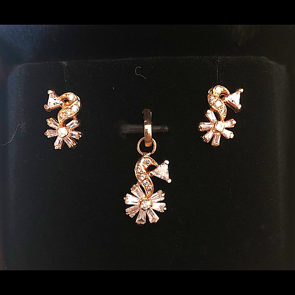 Gold plated pendent and earrings